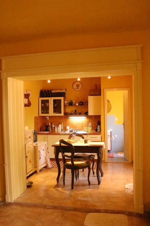 Apartman Na Zlatom Dvore Banska Stiavnica Quarto foto